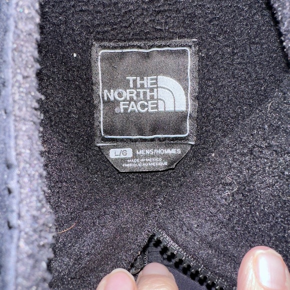 The North Face Men's Black Performance Jacket - Picture 4 of 6